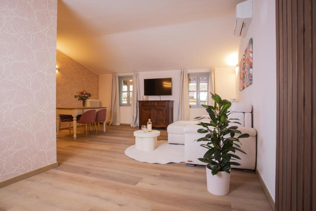 Palazzo Ratti Boutique Rooms - Suite
