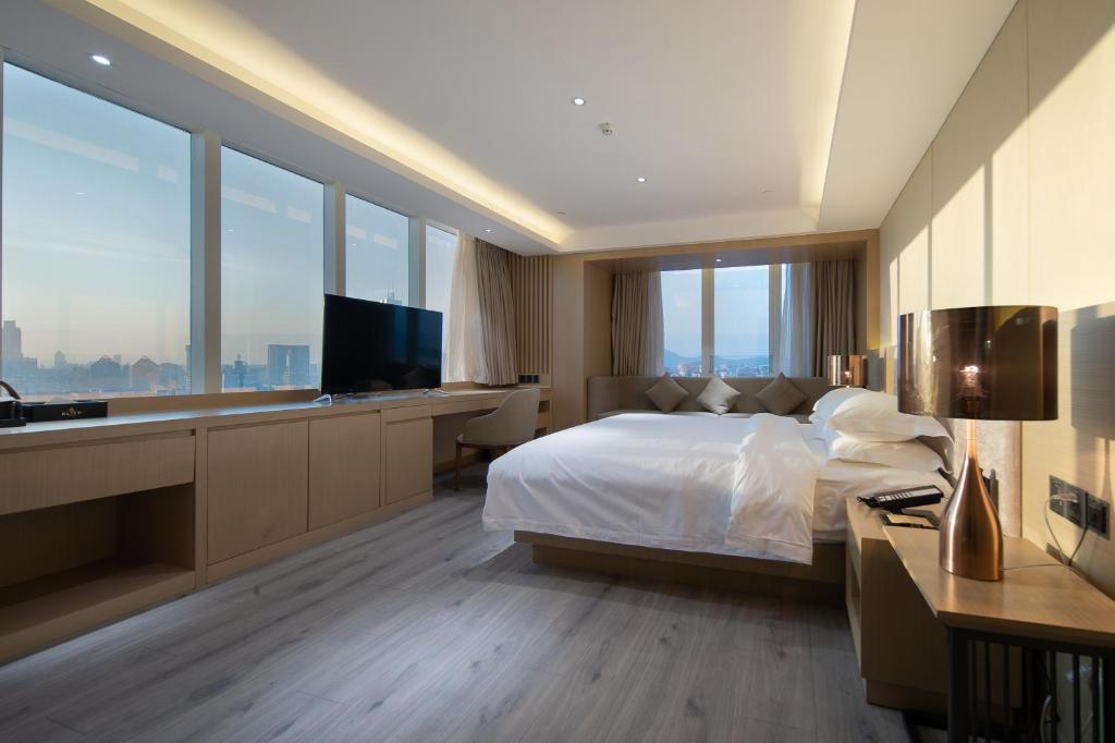 ELITE Hotel Taikoo Hui Plaza Gangding Metro Station Branch - Free Shuttle Bus to Canton Fair Complex During Canton Fair Period - Salle De Reine Ruijing