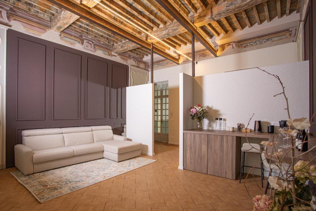 Palazzo Ratti Boutique Rooms - Rey Suite