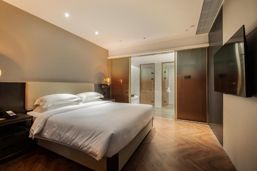 ELITE Hotel Taikoo Hui Plaza Gangding Metro Station Branch - Free Shuttle Bus to Canton Fair Complex During Canton Fair Period - Ruige Deluxe Suite
