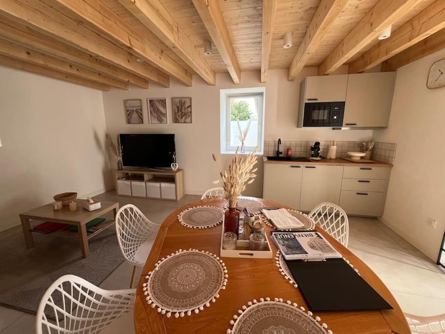 Photo de la galerie de l'établissement Maison 6 couchages entièrement rénovée, à Feurs