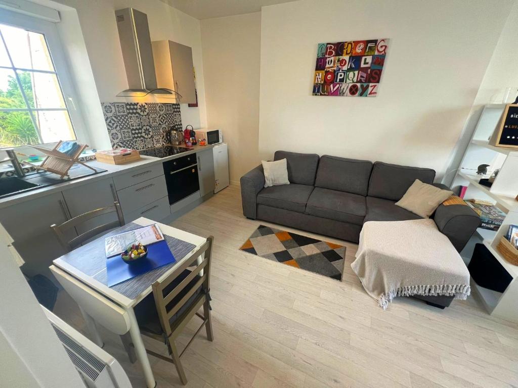 Kuchyň nebo kuchyňský kout v ubytování Beau Studio avec vue sur Mer et parking gratuit