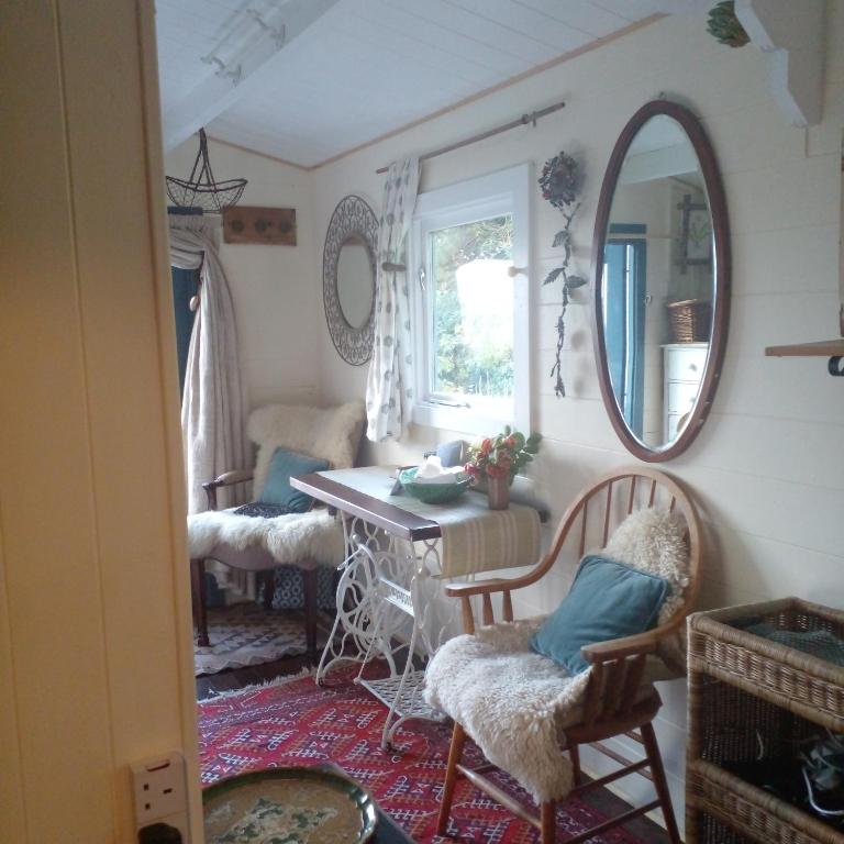 Posezení v ubytování Beautiful Tiny House
