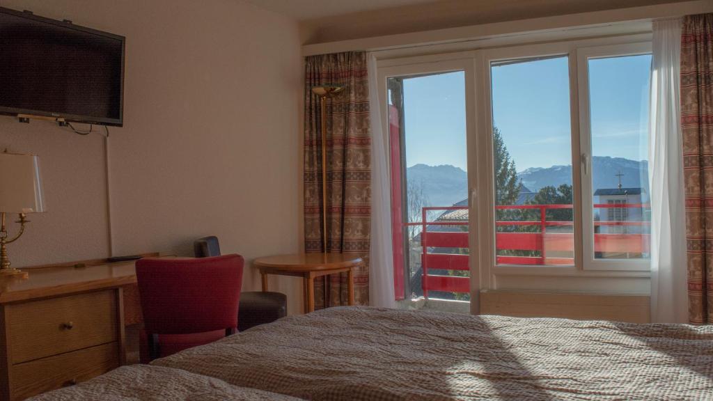 Nespecifikovaný výhled na hory nebo výhled na hory při pohledu z hotelu