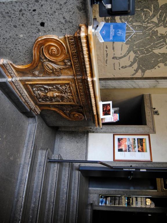 TV a/nebo společenská místnost v ubytování Hotel Diplomatic