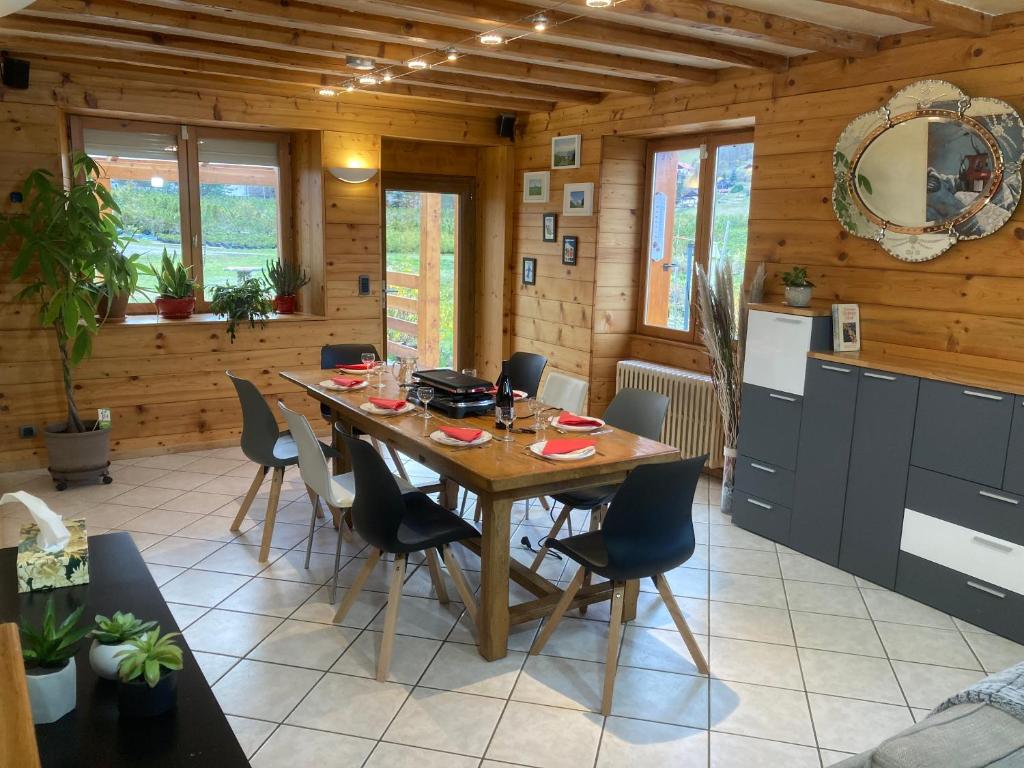 Fotografie z fotogalerie ubytování l'Echo des Glieres vue montagne centre village sauna & grill v destinaci Glières-Val-de-Borne