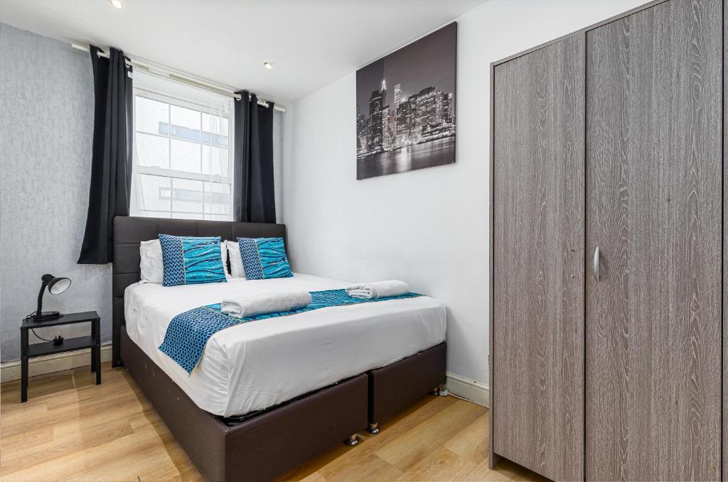 Aldgate Flats - 