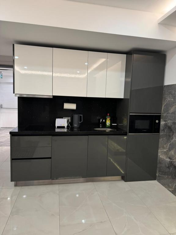 Deluxe Studio Apartments at Kass Towers Accra - Upper Floor By VP Properties - Superior Studio