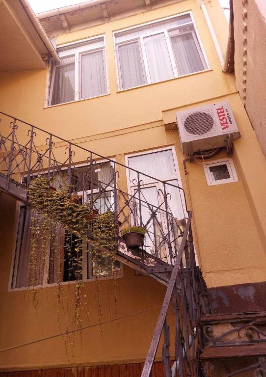 Dodo-Inga's Apartment - Hizvo