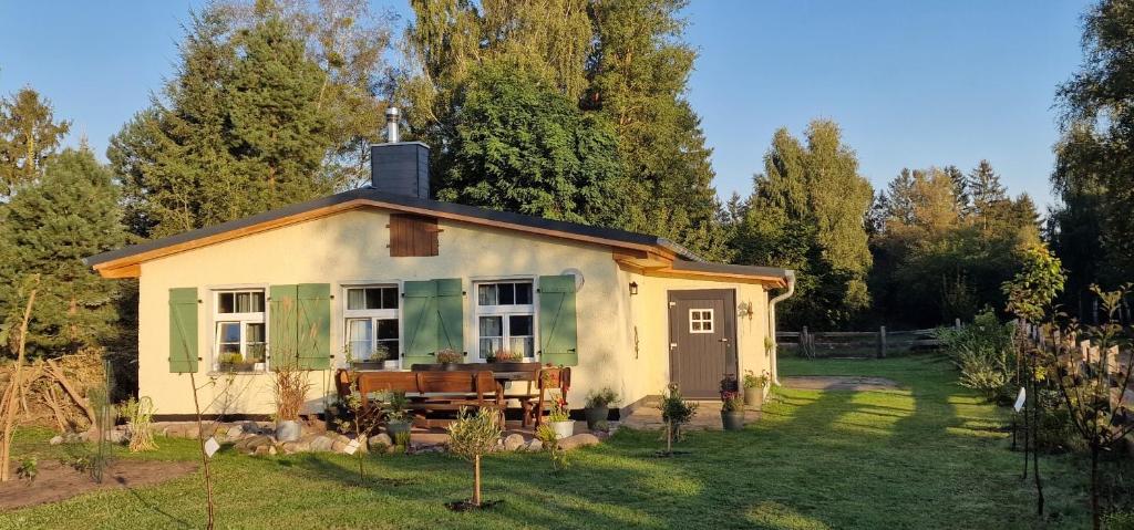Taman di luar Ferienhaus am Haff