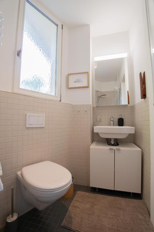 Koupelna v ubytování Charmante Altbauwohnung am Rhein