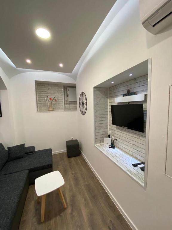 Televízia a/alebo spoločenská miestnosť v ubytovaní Apartment Frenki- Tkalčićeva -self check in-free parking