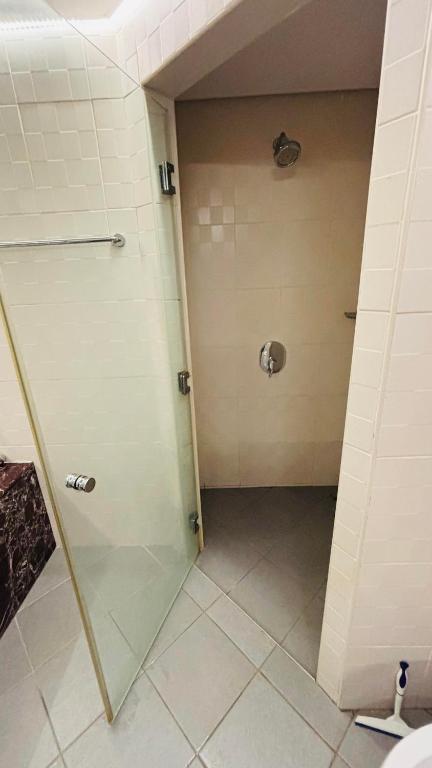 Ein Badezimmer in der Unterkunft Ora Place JBR