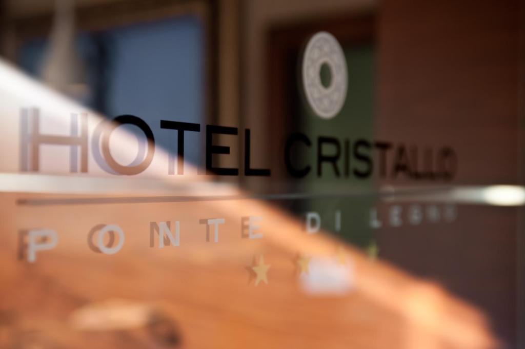 Certyfikat, podpis lub inny dokument wystawiony w obiekcie Hotel Garnì Cristallo