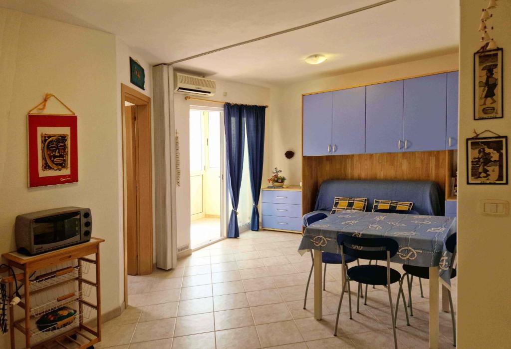 Kuchyň nebo kuchyňský kout v ubytování Tommy's Apartment