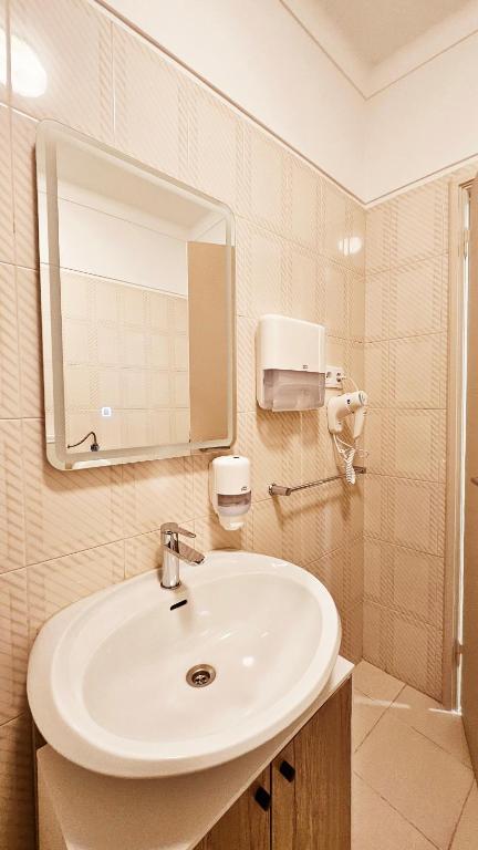 Rooms4you 1 in historic center of Braga - 16