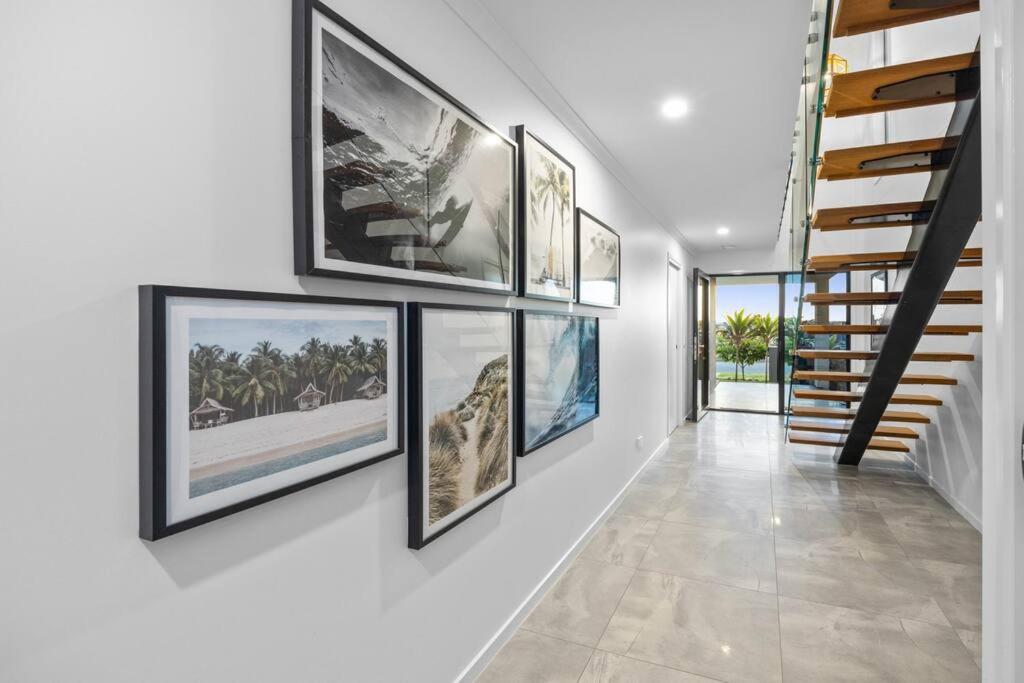 Fotografie z fotogalerie ubytování Absolute Beachfront Marcoola 4Bd, Heated Spa v destinaci Marcoola