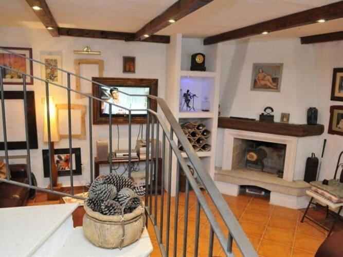 Posezení v ubytování House Rilovi - Two Bedroom House with Swimming Pool and Jacuzzi