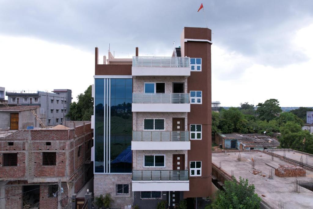 Edifici on està situat l'hostal o pensió