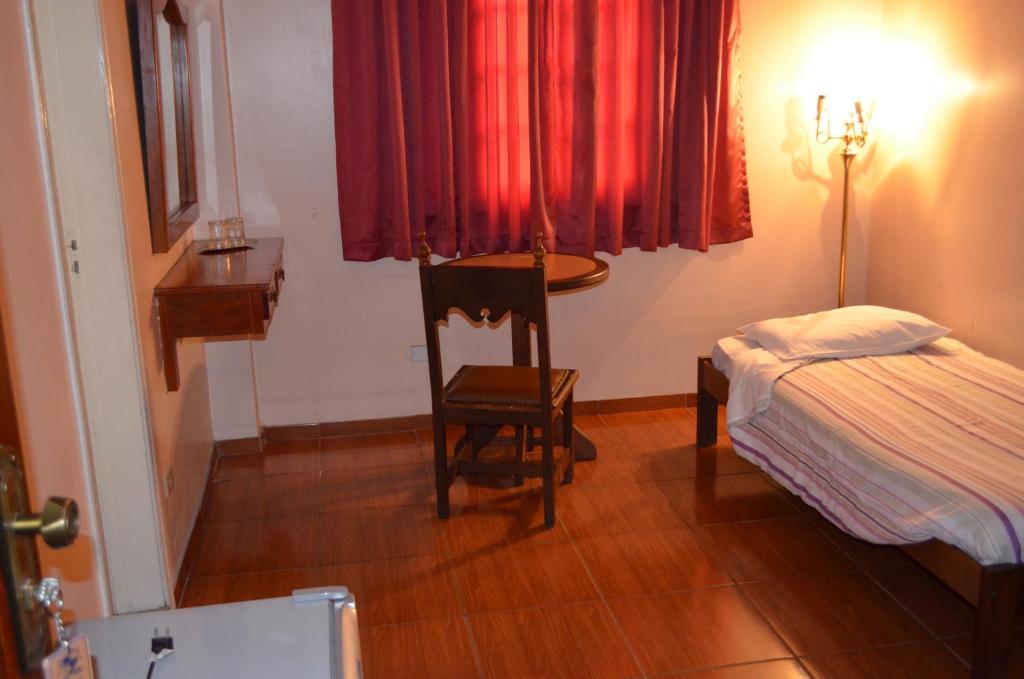  Reinales Plaza Hotel