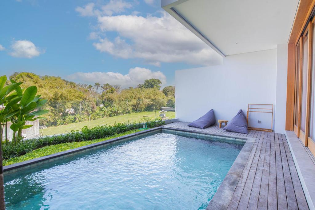Bazén v ubytování Villa Taman Famindo Canggu V8 by Great Bali Villas nebo v jeho okolí