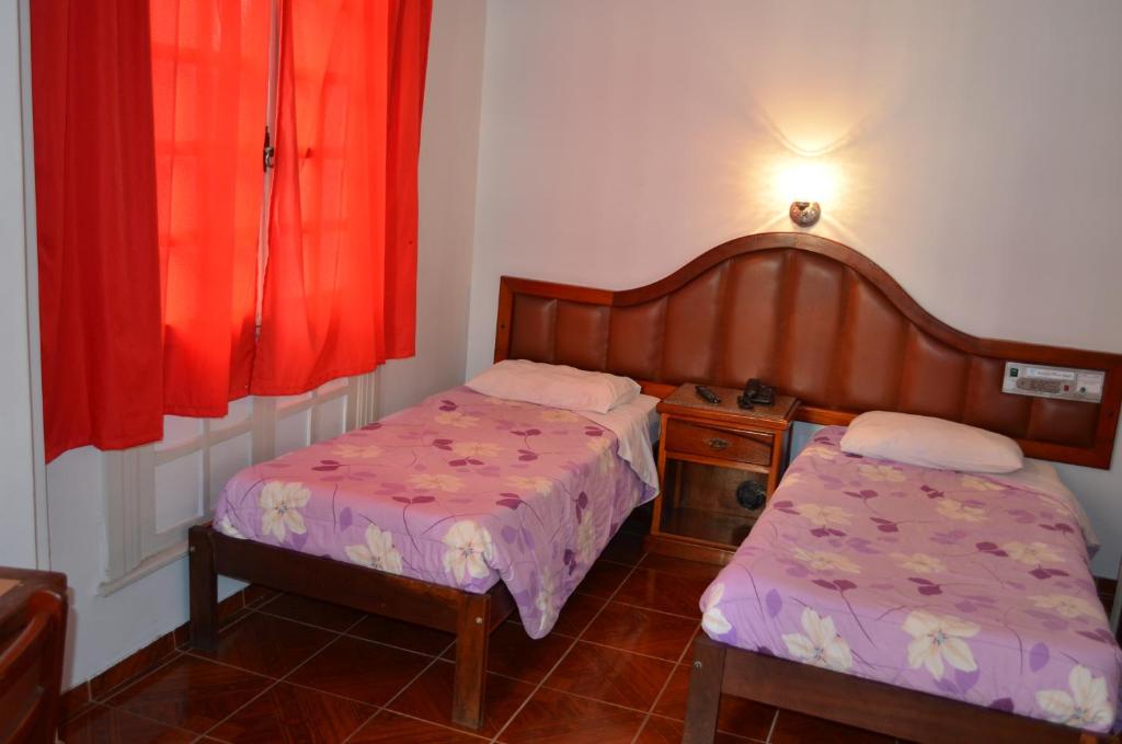  Reinales Plaza Hotel