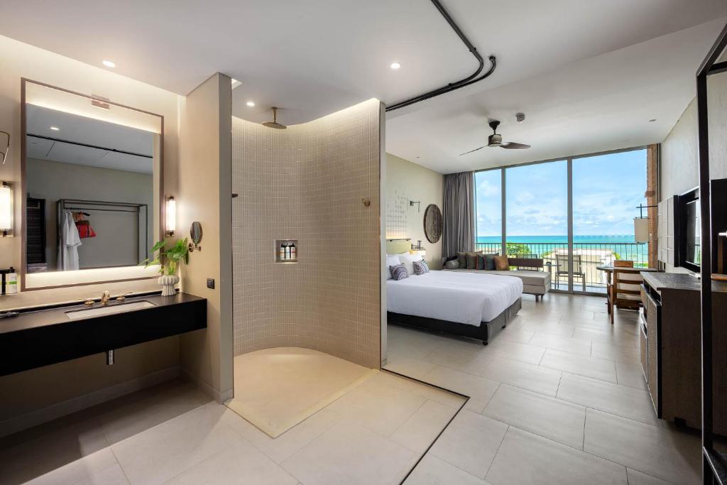 Pullman Khao Lak Resort - 11