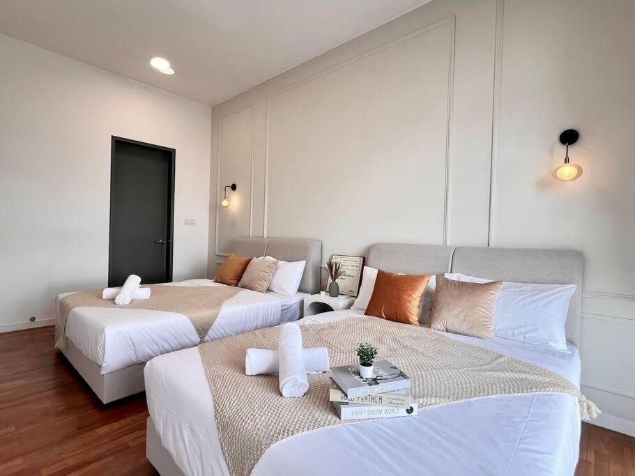 Postel nebo postele na pokoji v ubytování 3BR-Mocha-Paradigm Residence by Guesthouse-6-8Pax