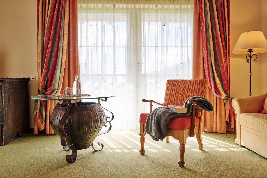 Posezení v ubytování Arlberg Stuben - das kleine, feine Hotel