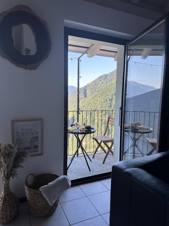 Nespecifikovaný výhled na hory nebo výhled na hory při pohledu z apartmánu