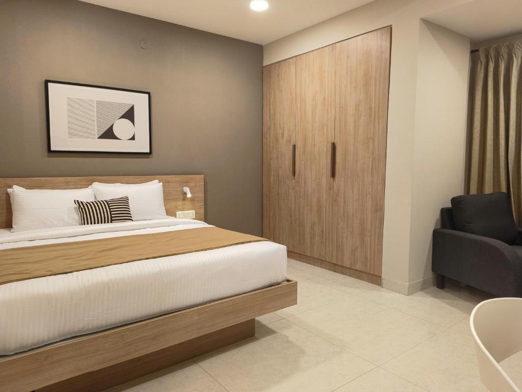 Postel nebo postele na pokoji v ubytování Olive Hotel Millers Road by Embassy Group