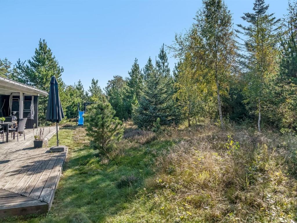 Zahrada ubytování Holiday Home Thomine - 200m from the sea by Interhome