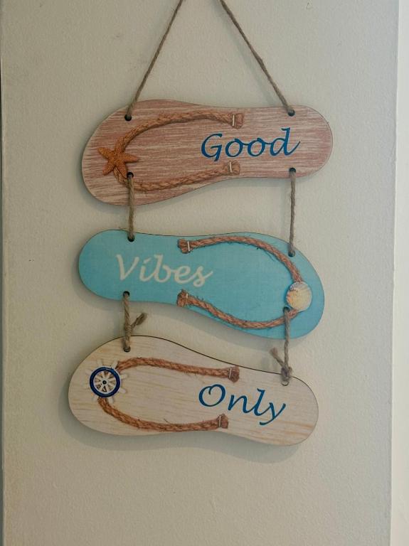 Beachfront Studio, fully equipped - Housity