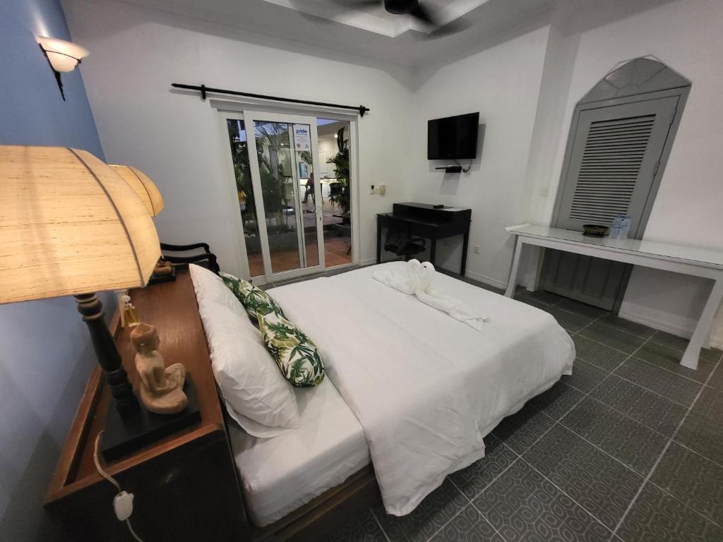 Pride Resort Cambodia - Double Room With Pool View