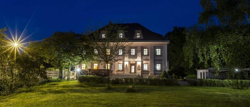 Zahrada ubytování Hotel Zámeček Raspenava