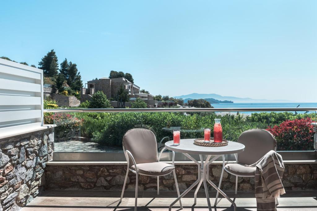 Kassandra Bay Resort, Suites & Spa - King Room With Sea View