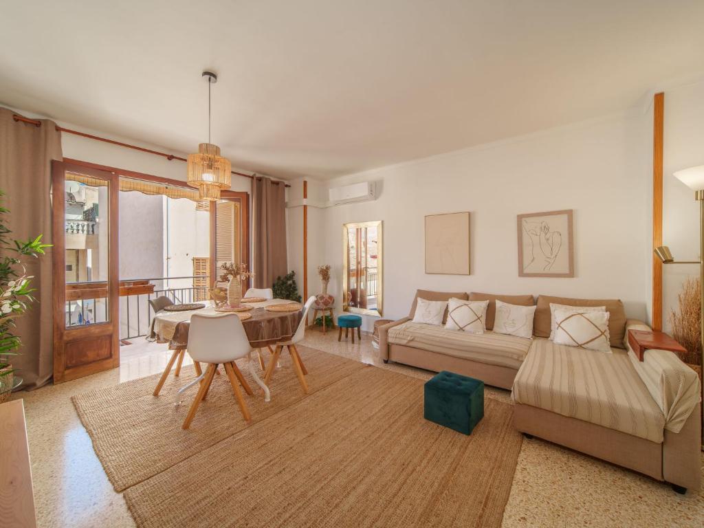 Χώρος καθιστικού στο Apartment Porto Cristo by the Sea by Interhome