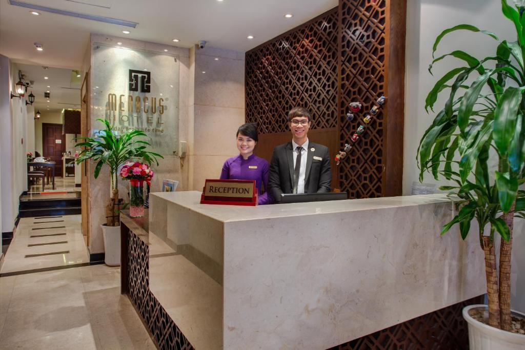 Členové personálu v ubytování Mercury Central Hotel Hanoi