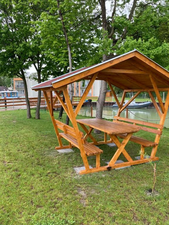 Zahrada ubytování Akvárium Apartmanházak