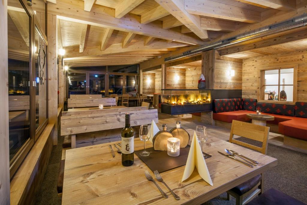 Posezení v ubytování Berggasthof Hochzeigerhaus
