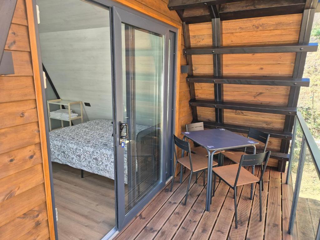 Balkón nebo terasa v ubytování Camping BOSQUE DE G0RD0N