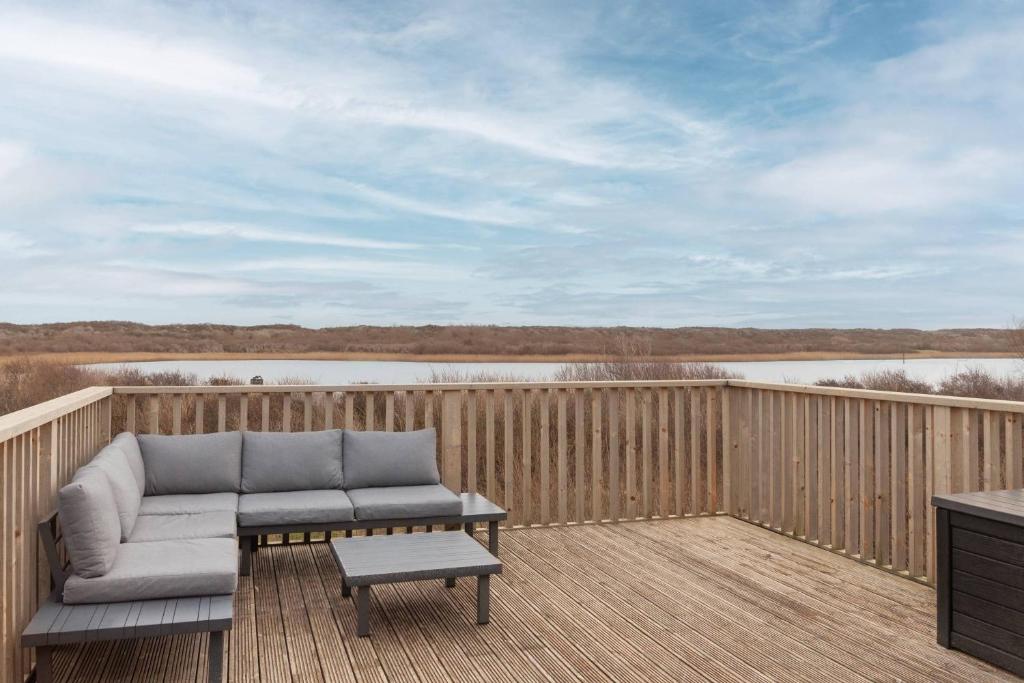 Basecamp IJmuiden aan Zee - Tiny House - MyHome60 Lake View