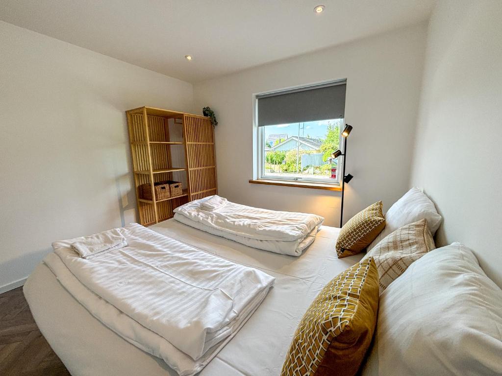 Postel nebo postele na pokoji v ubytování Luxury 300 square meter villa with Pool