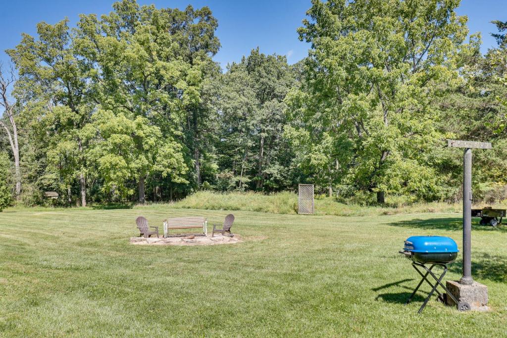 Zahrada ubytování 15 Mi to Penn State Hideaway with Fire Pit!