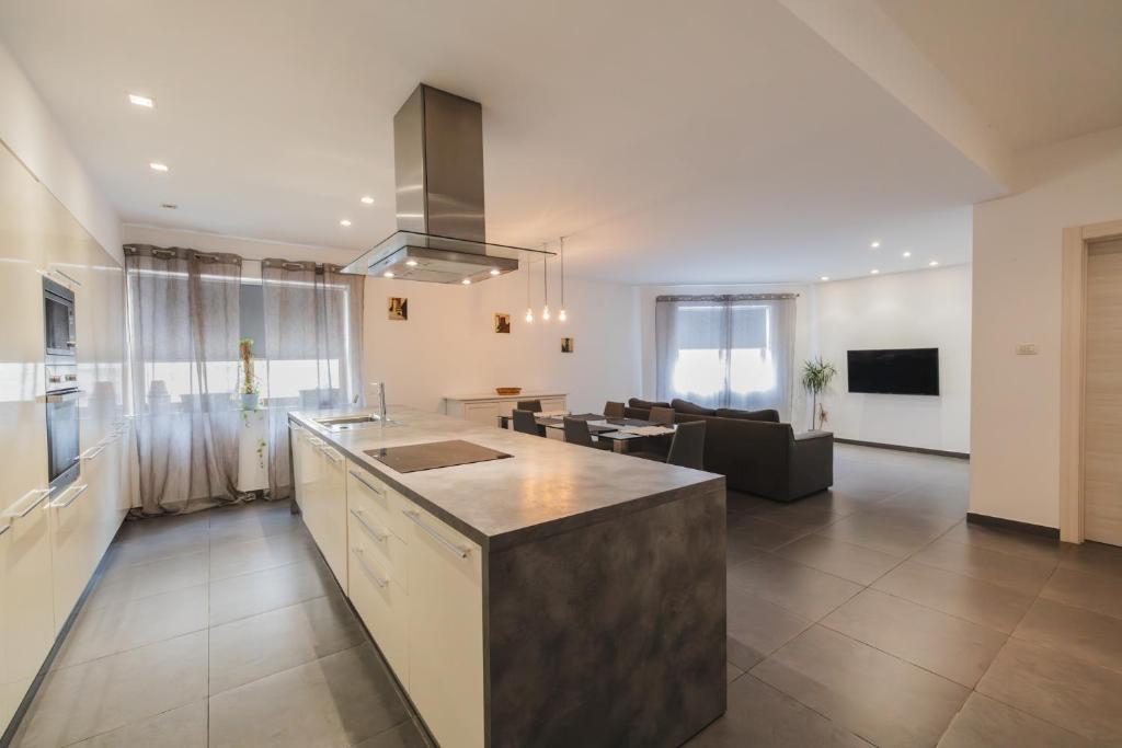 Η κουζίνα ή μικρή κουζίνα στο Good Times