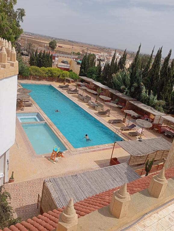Hostel Plus by Al Kasbah - Lit Dans Une Salle De Dortoir à 6 Lits