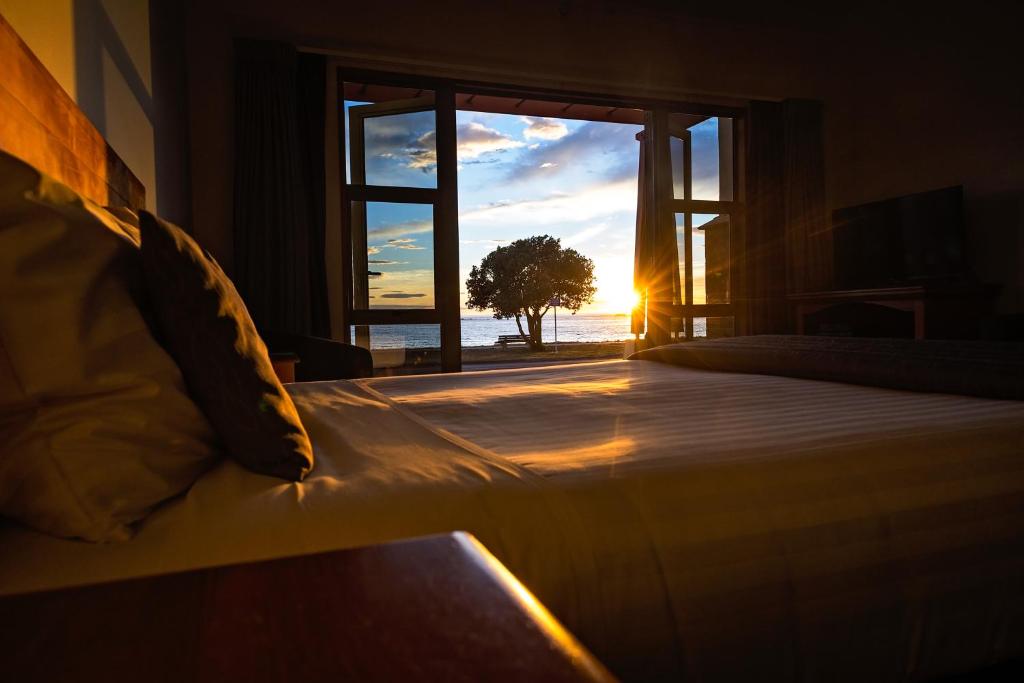 The Anchor Inn Beachfront Motel - Resim 37