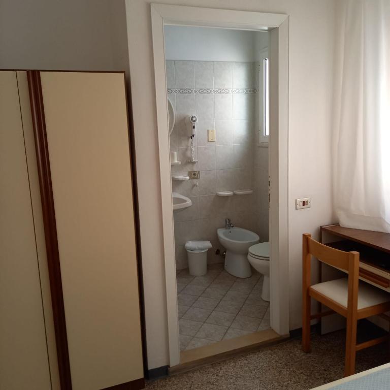 A bathroom at Hotel Serafini Misano Adriatico