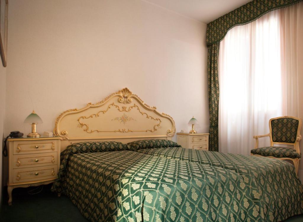 Hotel Commercio & Pellegrino - Resim 12