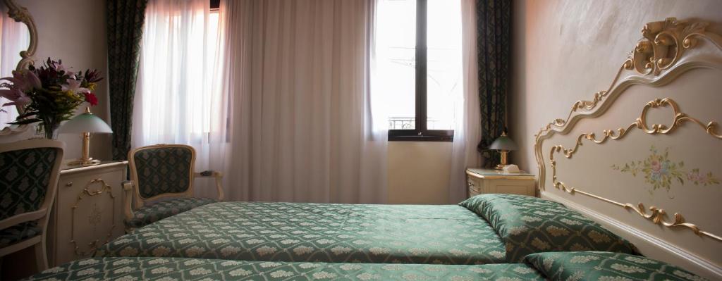 Hotel Commercio & Pellegrino - Resim 16